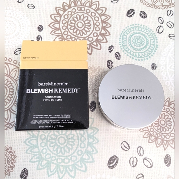 BareMinerals Blemish Remedy Loose Powder Foundation - Clearly Pearl 02 - Picture 1 of 2